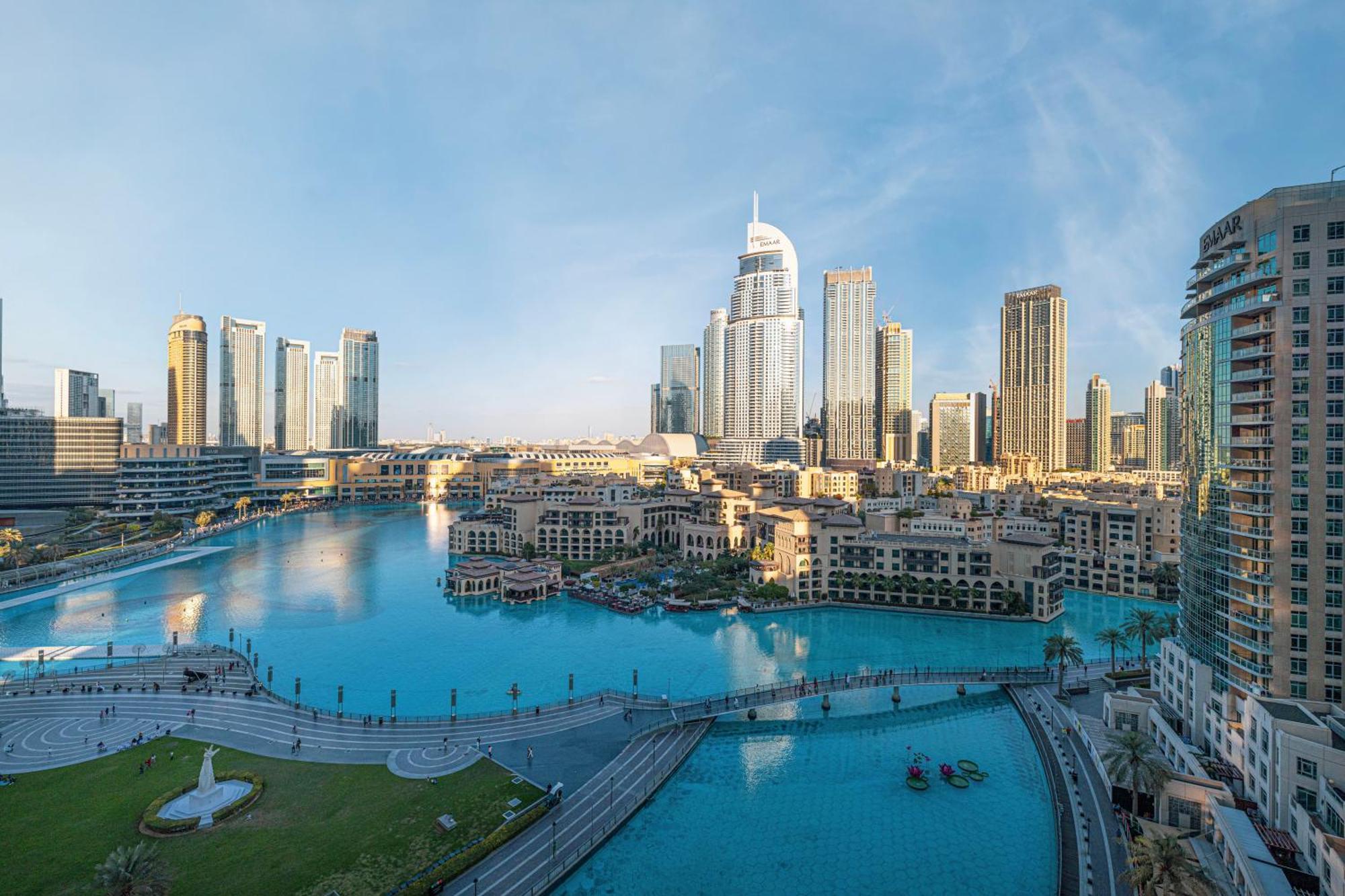 Stunning 2br Iconic Burj & Fountain View Dubai
