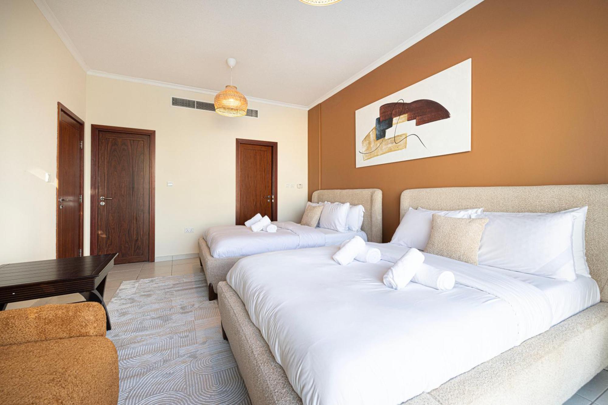 Stunning 2br Iconic Burj & Fountain View Dubai