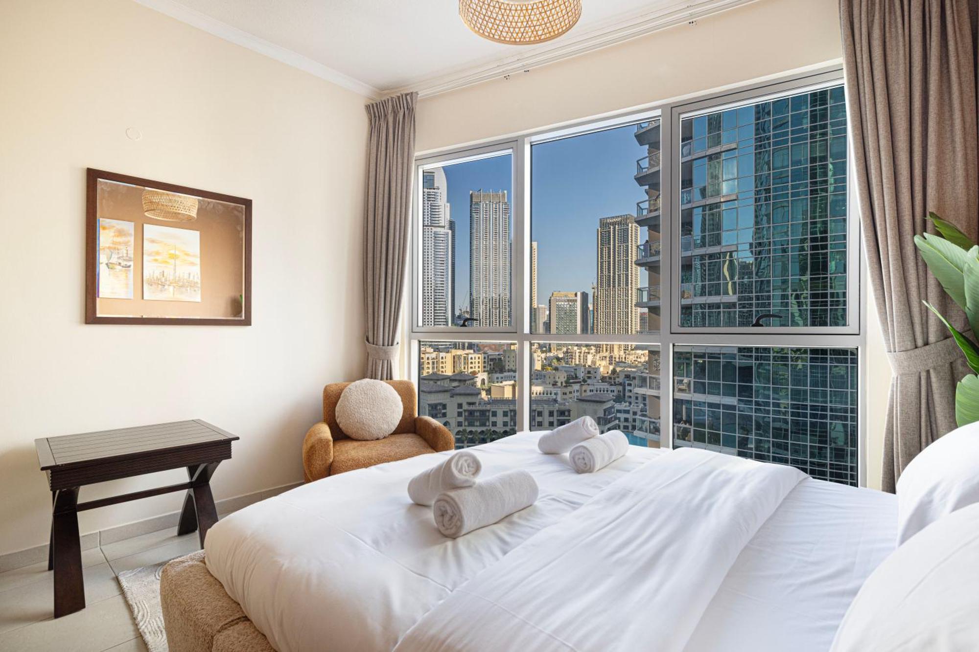 Stunning 2br Iconic Burj & Fountain View Apartment Dubai