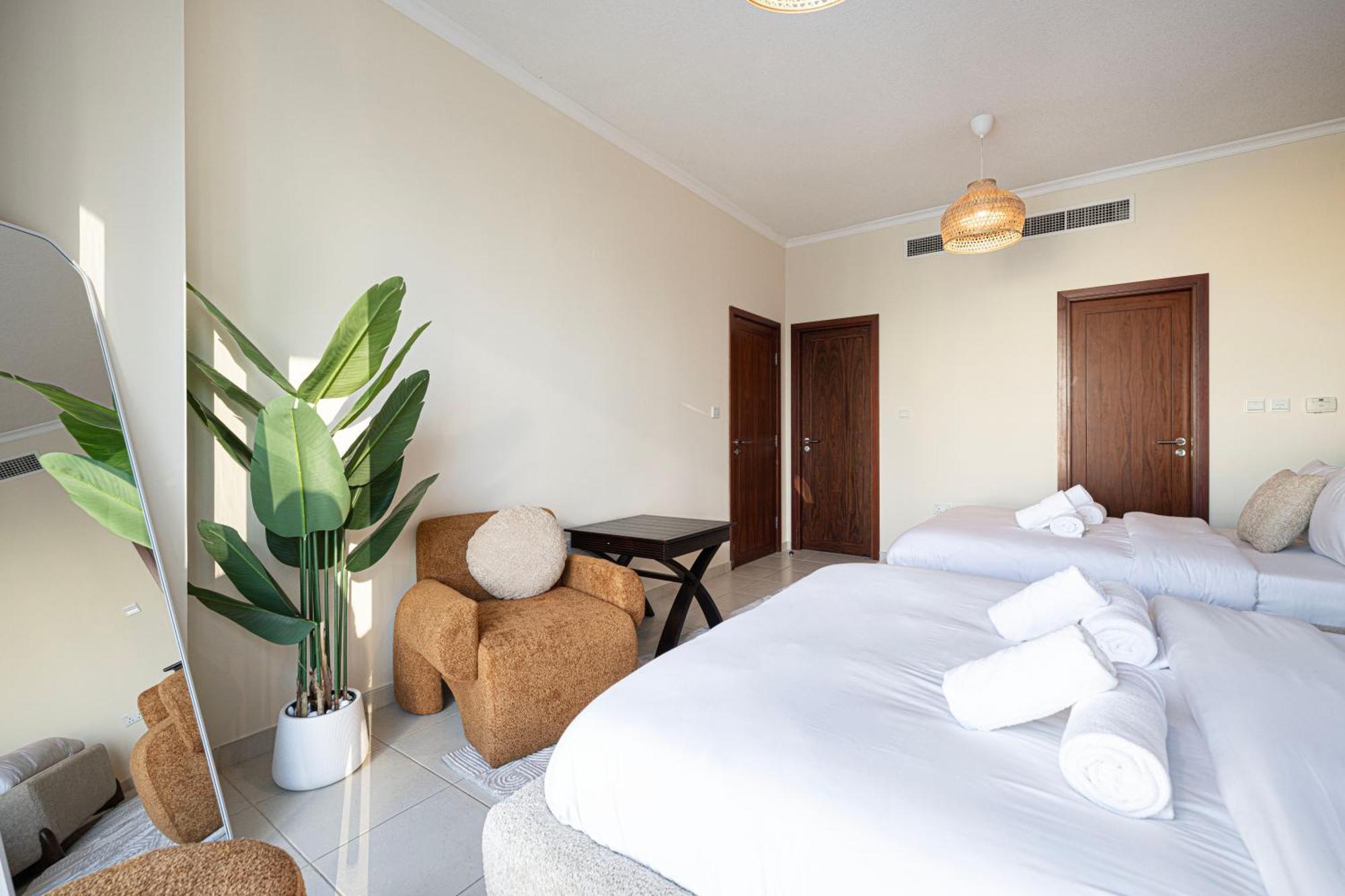 Apartment Stunning 2br Iconic Burj & Fountain View Dubai
