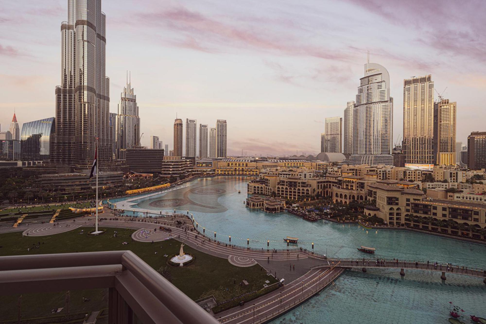Stunning 2br Iconic Burj & Fountain View Apartment