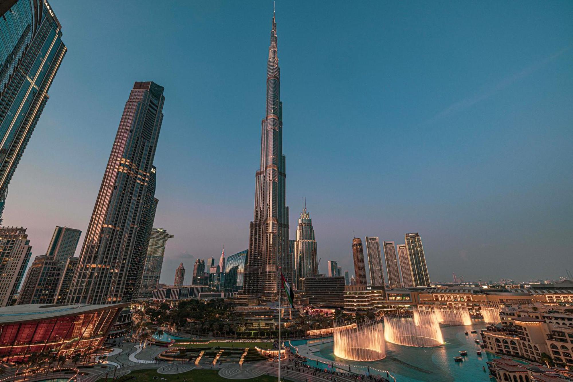 Stunning 2br Iconic Burj & Fountain View Apartment Dubai